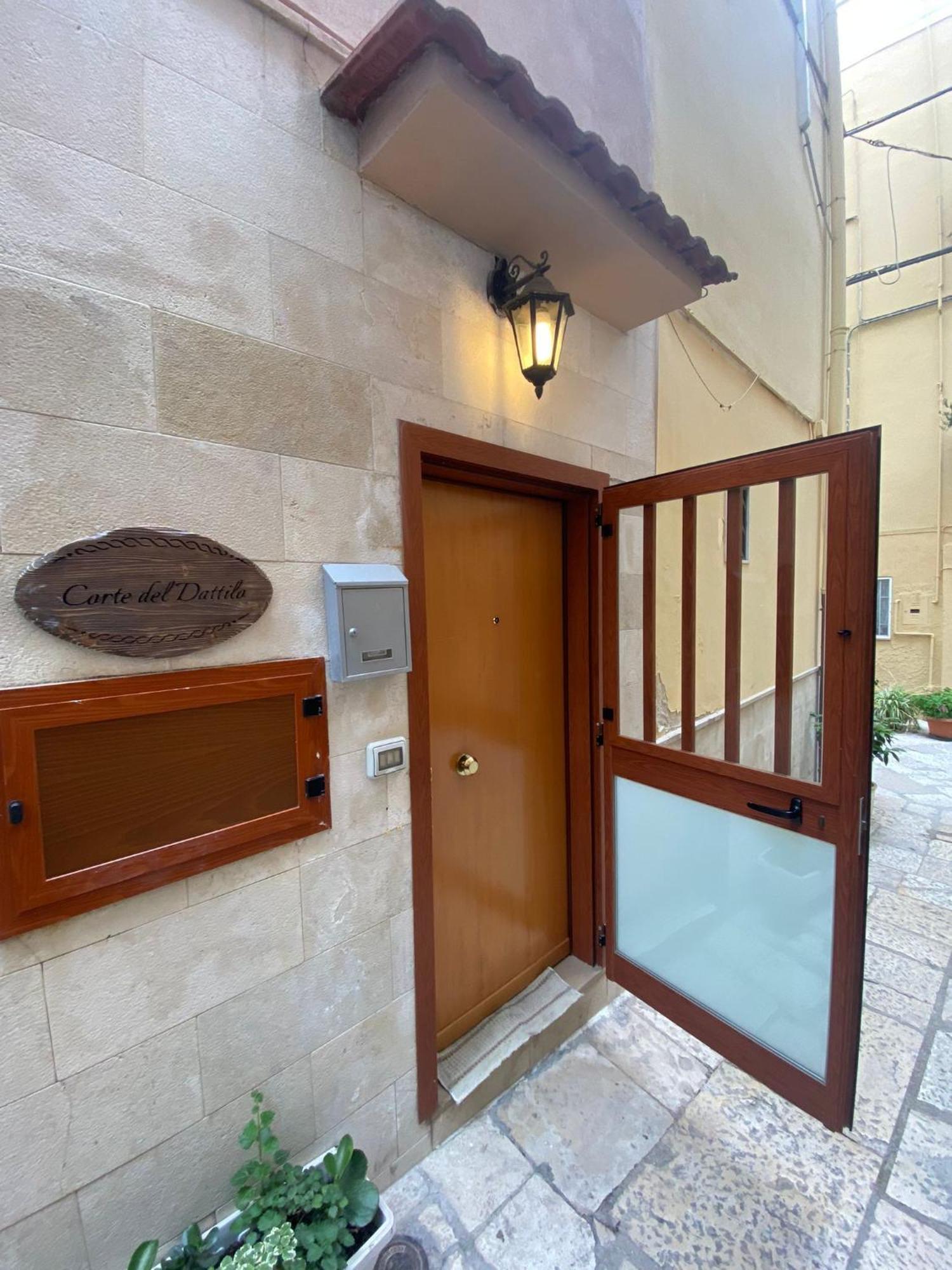 Corte Del Dattilo Nel Borgo Antico Bari Zewnętrze zdjęcie
